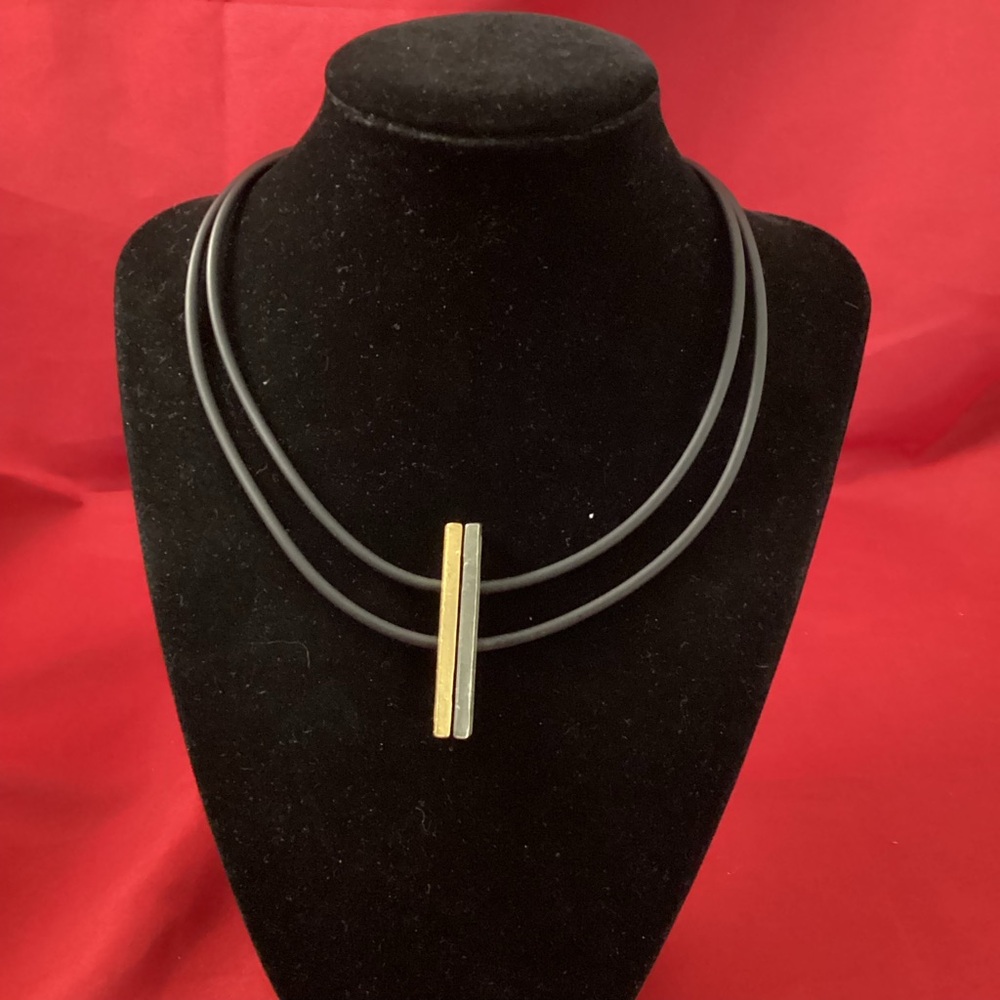 Anne-Marie Chagnon minimalist necklace